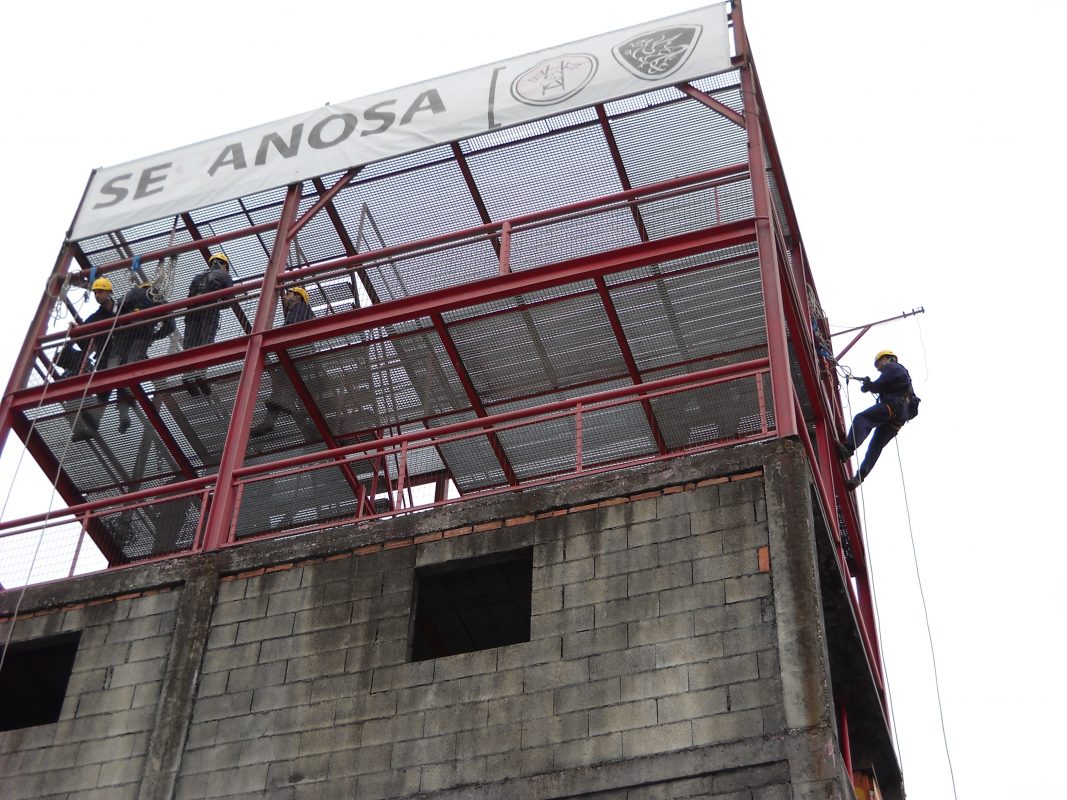 UF2344 Operaciones de salvamento en altura y en espacios confinados